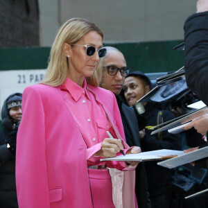 Céline Dion a choisi de s'habiller en rose pour la Journée Internationale pour les Droits des Femmes à New York le 7 mars 2020.