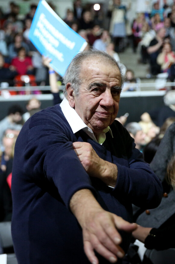 Il laisse derrière lui 5 enfants, issus de plusieurs mariages.
Rétro - Décès de l'architecte Roland Castro - Roland Castro - People au meeting de Emmanuel Macron (candidat de ''En marche !'' pour l'élection présidentielle 2017) au Palais des Sports de Lyon le 4 février 2017. © Dominique Jacovides - Sébastien Valiela / Bestimage