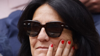 Florence Foresti succombe à l'une de ses addictions : la comédienne grillée à la télé !