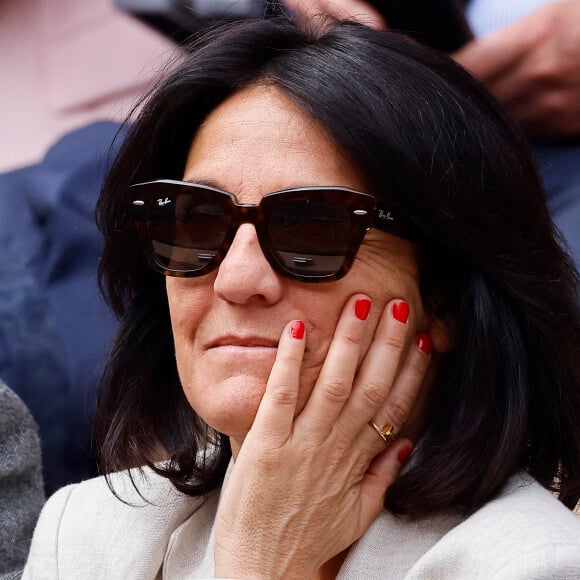 Florence Foresti était l'invitée spéciale du jeu "Une famille en or" sur TF1.
Florence Foresti - People dans les tribunes lors des Internationaux de France de Tennis de Roland Garros à Paris. © Cyril Moreau/Bestimage