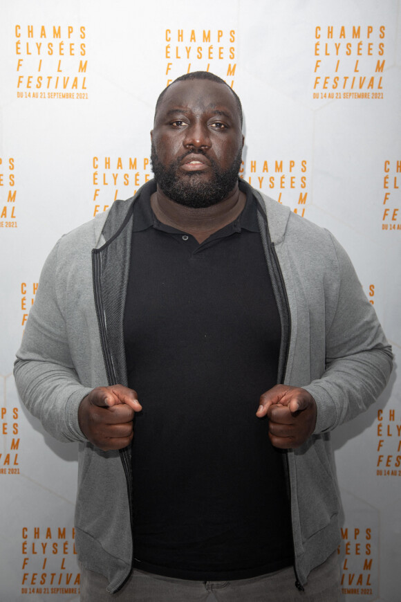 Bruce Dombolo, l'ancien footballeur passé par la prison raconte son histoire
 
Exclusif - Bruce Dombolo - Photocall de la soirée Rooftop & Kiddy Smile dans le cadre de la 10ème édition du champs Elysée film festival à Paris. © Jérémy Melloul / Bestimage