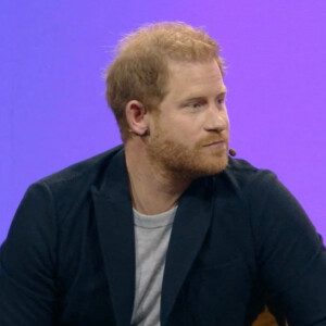 En 2005, le prince Harry a été photographié dans un uniforme nazi.
Le prince Harry, duc de Sussex, lors d'une séance de questions-réponses à l'événement "BetterUp Uplift" à San Francisco. Le 8 mars 2023 