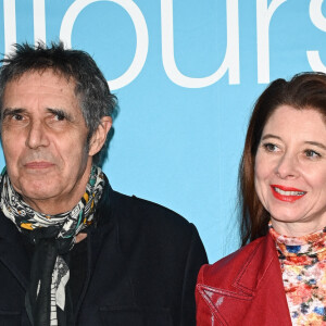 L'avant-première du film intitulé Je verrai toujours vos visages avait lieu hier à Paris.
Julien Clerc et sa femme Hélène Grémillon lors de l'avant-première du film Je verrai toujours vos visages au cinéma UGC Normandie à Paris. © Coadic Guirec / Bestimage