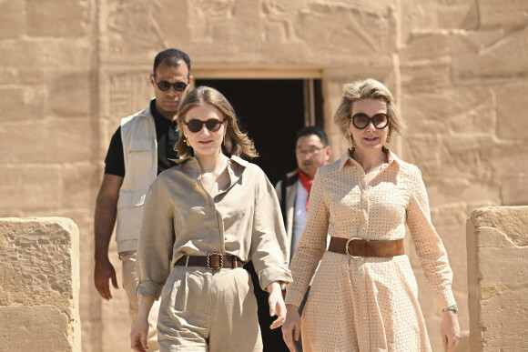 La reine Mathilde de Belgique et la princesse Elisabeth sont en visite officielle à Louxor le deuxième jour de leur voyage en Egypte le 15 mars 2023. Elles visitent le site archéologique El Kab. 