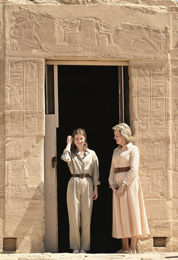 La reine Mathilde de Belgique et la princesse Elisabeth sont en visite officielle à Louxor le deuxième jour de leur voyage en Egypte le 15 mars 2023. Elles visitent le site archéologique El Kab. 