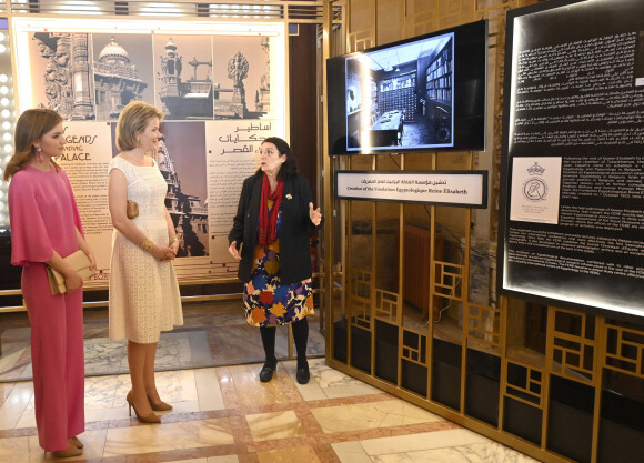 La reine Mathilde et la princesse Elisabeth de Belgique assistent au vernissage de l'exposition de la reine Elisabeth au Palais du Baron Empain au Caire, lors d'une visite de travail en Egypte, le 14 mars 2023. © Didier Lebrun/Photonews/Bestimage 