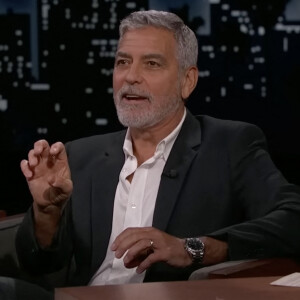 George Clooney est propriétaire avec sa femme Amal d'un domaine dans le sud de la France.
George Clooney a dévoilé qu'il était atteint d'une semi-paralysie faciale, aussi appelée "paralysie de Bell" à son adolescence. © JLPPA/Bestimage