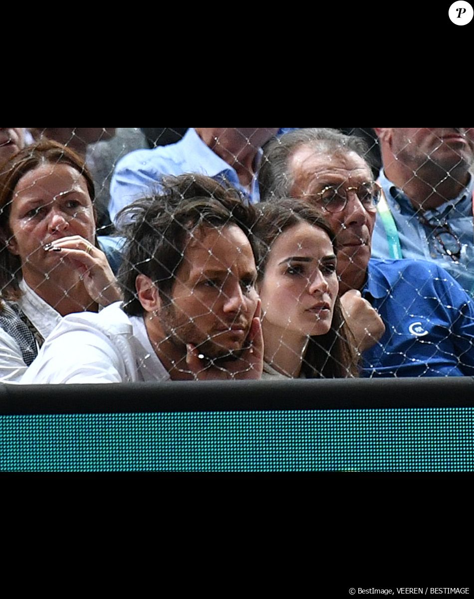 Vianney et sa femme Catherine Robert - People en tribune lors du tournoi de tennis "Rolex Paris Masters 2022" à Bercy AccorHotels Arena à Paris le 2 novembre 2022. © Veeren/Bestimage