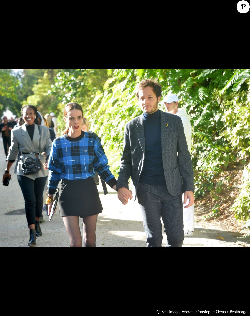 Vianney Bureau (Vianney), sa compagne Catherine Robert - People au défilé Lacoste Collection Prêt-à-Porter Printemps/Eté 2020 lors de la Fashion Week de Paris, le 1er octobre 2019. © Veeren Ramsamy-Christophe Clovis/Bestimage