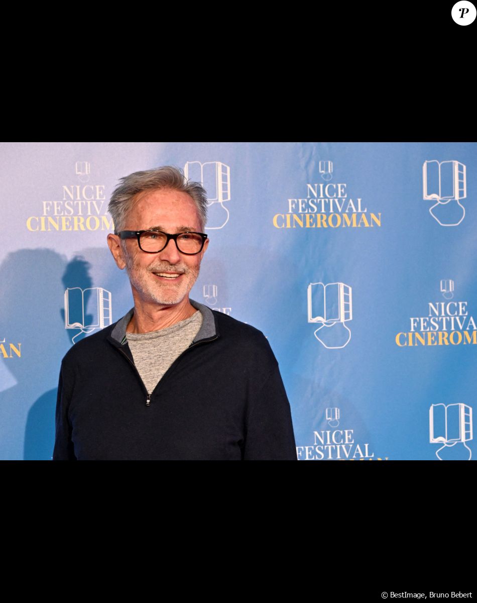 Thierry Lhermitte - Arrivées à la soirée de la 4ème édition du festival Cinéroman à Nice au cinéma Pathé Gare du Sud le 6 octobre 2022. © Bruno Bebert / Bestimage