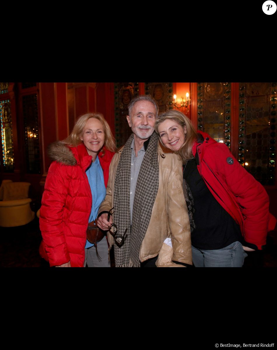 Exclusif - Alexandra Vandernoot, Thierry Lhermitte et Karine Belly - People à la représentation de la pièce de théâtre "Fleurs de soleil" au théâtre Antoine à Paris, France, le 16 mars 2023. © Bertrand Rindoff/Bestimage