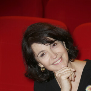 Zabou Breitman pose lors du 22ème Festival des créations Télévisuelles de Luchon le 5 Février 2020. © Christophe Aubert/Bestimage