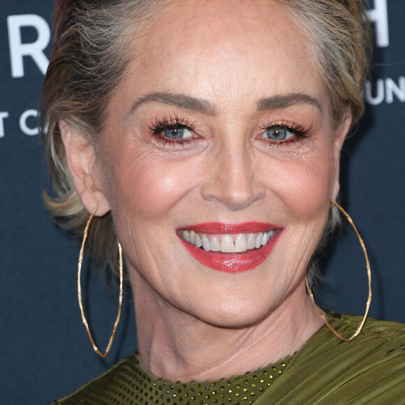 Sharon Stone - Photocall du dîner de gala caritatif "Women's cancer research fund" à Beverly Hills le 16 mars 2023. 