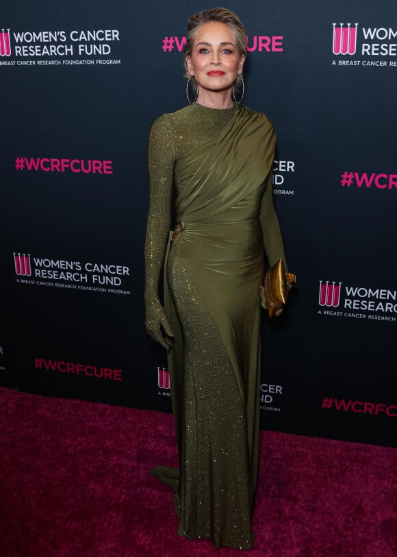 Sharon Stone - Photocall du dîner de gala caritatif "Women's cancer research fund" à Beverly Hills, le 16 mars 2023. 