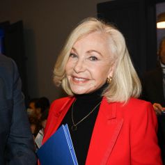 Michèle Torr - Remise du prix "Fonds de dotation Line Renaud-Loulou Gasté" pour la recherche médicale à la Maison de la Recherche à Paris le 15 novembre 2021. © Coadic Guirec/Bestimage 