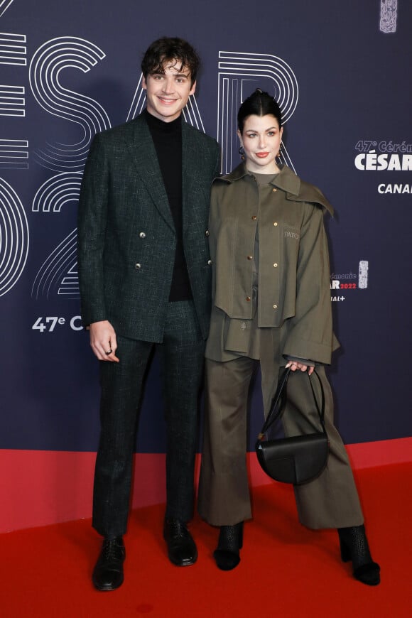 La compagne du DJ Henri PFR souffre toutefois d'une comparaison brutale avec ses consoeurs.
Marie Lopez (Enjoy Phoenix) et son compagnon, le DJ belge Henri PFR - Photocall de la 47ème édition de la cérémonie des César à l'Olympia à Paris, le 25 février 2022. © Borde-Jacovides/Bestimage 