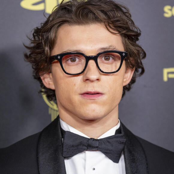 Tom Holland - Photocall de la cérémonie du Ballon d'Or 2021 au Théâtre du Châtelet le 29 novembre 2021. © Cyril Moreau/Bestimage 