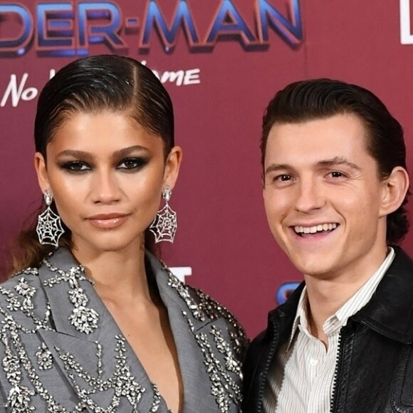 Tom Holland et sa compagne Zendaya à la première du film "Spider-Man: No Way Home" à Londres, le 5 décembre 2021. 