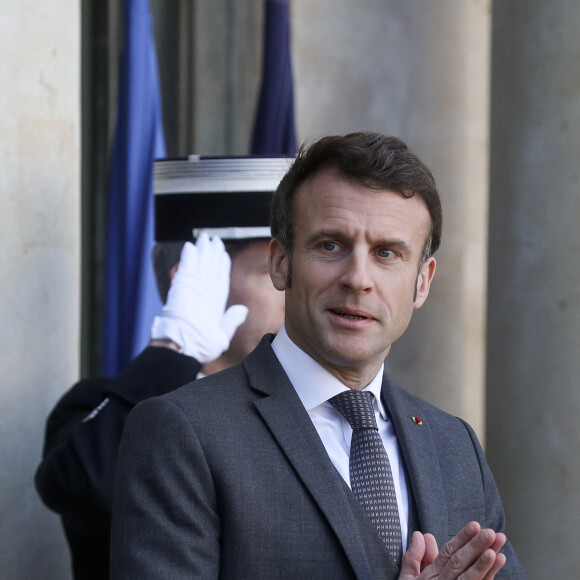 Le président République française, Emmanuel Macron reçoit le président du Conseil militaire de transition et président de la république du Tchad pour un déjeuner de travail au palais de l'Elysée à Paris, France, le 6 février 2023. © Stéphane Lemouton/Bestimage 
