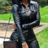 Alliez rock et sexyness comme Carla Bruni avec cette combinaison en simili cuit The Drop