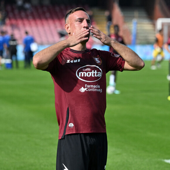 Franck Ribery, en larmes, fait ses adieux au public lors de son dernier match à Salerne, le 22 octobre 2022.