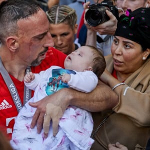 Franck Ribéry partage une belle photo de sa fille Keltoum

Franck Ribery et sa fille Keltoum et sa femme Wahiba - Franck Ribéry célèbre le titre de champion d'allemagne et son dernier match sous les couleurs du Bayern de Munich le 18 Mai 2019.