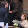 Angelina Jolie sur le tournage de The Tourist à Paris le 23 février 2010, face à Jean-Marie Lamour en garçon de café