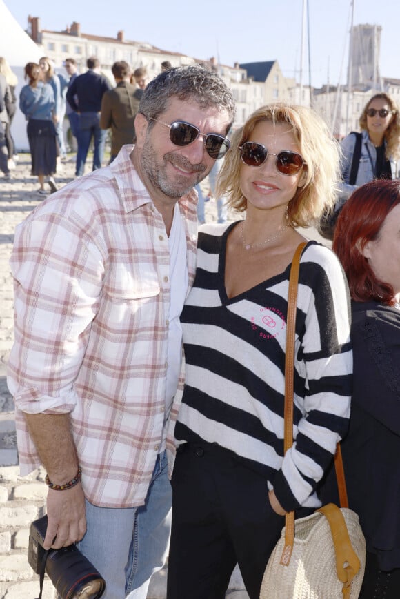 Si les années ont passé, Ingrid Chauvin ne peut oublier ce petit bébé qu'elle a tant aimé. 
Philippe Warrin, Ingrid Chauvin DEMAIN NOUS APPARTIENT Le festival de fiction TV de La Rochelle samedi 17 septembre 2022. © Christophe Aubert via Bestimage