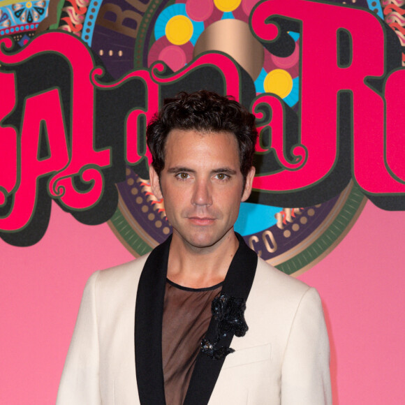 Mika était présent lors du Bal de la Rose, soirée durant laquelle il a chanté.
Mika - Arrivées des invités au Bal de la Rose sur le thème "Bollywood" à la salle des étoiles à Monaco. © Olivier Huitel / Pool / Bestimage 