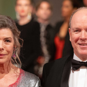 La princesse Caroline de Hanovre et le prince Albert II de Monaco - Arrivée de la famille princière au Bal de la Rose 2023 sur le thème "Bollywood" à la salle des étoiles à Monaco le 25 mars 2023. © Olivier Huitel / Pool / Bestimage 