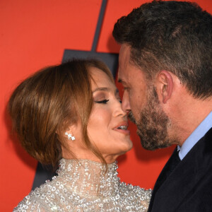 Il s'est donc rendu à l'avant-première du film organisée à Los Angeles, le 27 mars 2023.
Jennifer Lopez et son mari Ben Affleck - Première du film "AIR" à Los Angeles, le 27 mars 2023.