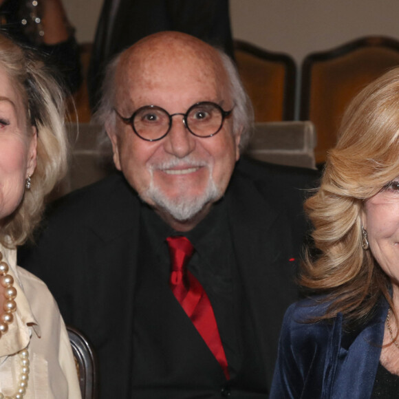 Caroline Silhol et son mari Jean-Louis Livi et Nicoletta - Soirée du Coeur au profit de l'association "Mécénat Chirurgie Cardiaque" à la salle Gaveau à Paris le 27 Mars 2023. L'association Mécénat Chirurgie Cardiaque permet à des enfants souffrant de malformations cardiaques de venir en France se faire opérer lorsqu'ils ne peuvent pas être soignés dans leur pays par manque de moyens financiers et techniques. © Bertrand Rindoff / Bestimage