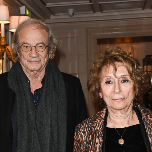 Patrick Chesnais et sa femme Josiane Stoléru - Gala caritatif des "Stéthos d'Or" qui récompensent les artistes qui contribuent au bien-être de tous, organisé par la Fondation pour la Recherche en Physiologie au George V à Paris, le 27 mars 2023. © Coadic Guirec-Rachid Bellak/Bestimage
