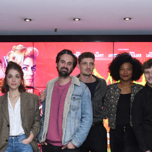 Le journal Libération l'a interrogé à propos de ses goûts musicaux.
La productrice Fannie Pailloux, Emilie GavoisKahn, Alice Isaaz, le réalisateur Romain Quirot, Niels Schneider, Armelle Abibou, Rod Paradot, Malik Frikah et Hugo Becker - Avant-première du film "Apaches" au cinéma UGC Les Halles à Paris le 28 mars 2023. © Giancarlo Gorassini/Bestimage