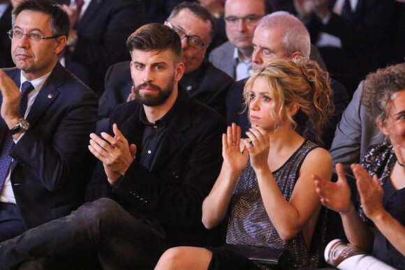Gerard Piqué accusé d'être trop véhément avec ses garçons
 
Gerard Piqué reçoit le prix du meilleur athlète catalan lors d'une cérémonie à Barcelone. Sa compagne, la chanteuse Shakira était à ses côtés.