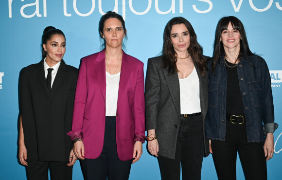 4 ans après la sortie de "Pupille", la réalisatrice est de retour au cinéma avec "Je verrai toujours vos visages".
Leïla Bekhti, Jeanne Herry, Elodie Bouchez et Suliane Brahim lors de l'avant-première du film "Je verrai toujours vos visages" au cinéma UGC Normandie à Paris le 14 mars 2023. © Coadic Guirec / Bestimage