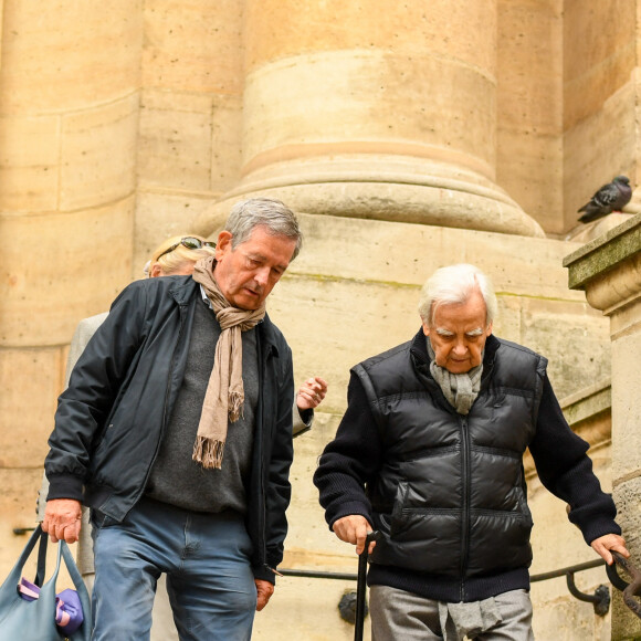 Il a indiqué avoir été "frappé par le mal"
Semi-exclusif - Bernard Pivot - Messe en hommage au journaliste Philippe Alexandre en l'église Saint-Roch de Paris, France , le 8 novembre 2022.