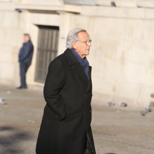 Bernard Pivot - Arrivées aux obsèques de Claude Imbert en l'église Saint-Sulpice à Paris, le 29 novembre 2016.