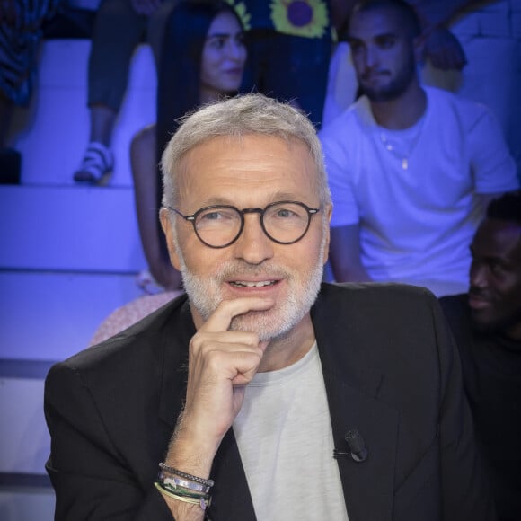 Un moment qui a inspiré une blague à Laurent Ruquier
Exclusif - Laurent Ruquier sur le plateau de l'émission Touche pas à mon poste (TPMP) diffusée en direct sur C8 le 30 août 2022 et présentée par C.Hanouna. © Jack Tribeca / Bestimage 