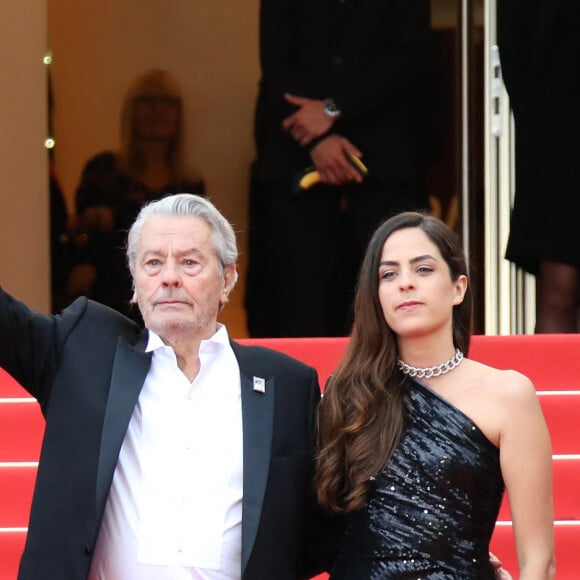 Légende du septième art, Alain Delon est un véritable touche-à-tout.
Alain et Anouchka Delon - Montée des marches du film "A Hidden Life" lors du 72e Festival International du Film de Cannes, le 19 mai 2019. © Denis Guignebourg/Bestimage