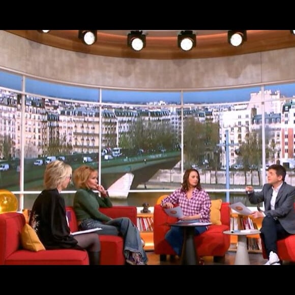 Thomas Sotto et Julia Vignali ont reçu Clémentine Célarié dans "Télématin", le 5 avril 2023, sur France 2