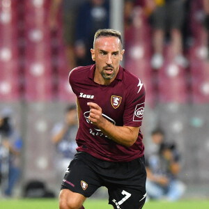 Une marque qui résulte hélas d'un accident de voiture remontant à sa petite enfance. 
Franck Ribery lors du match de Serie A opposant l'AC Milan à l'US Salernitana au stade San Siro, à Milan, Italie. © Francesco Scaccianoce/LPS/Zuma Press/Bestimage