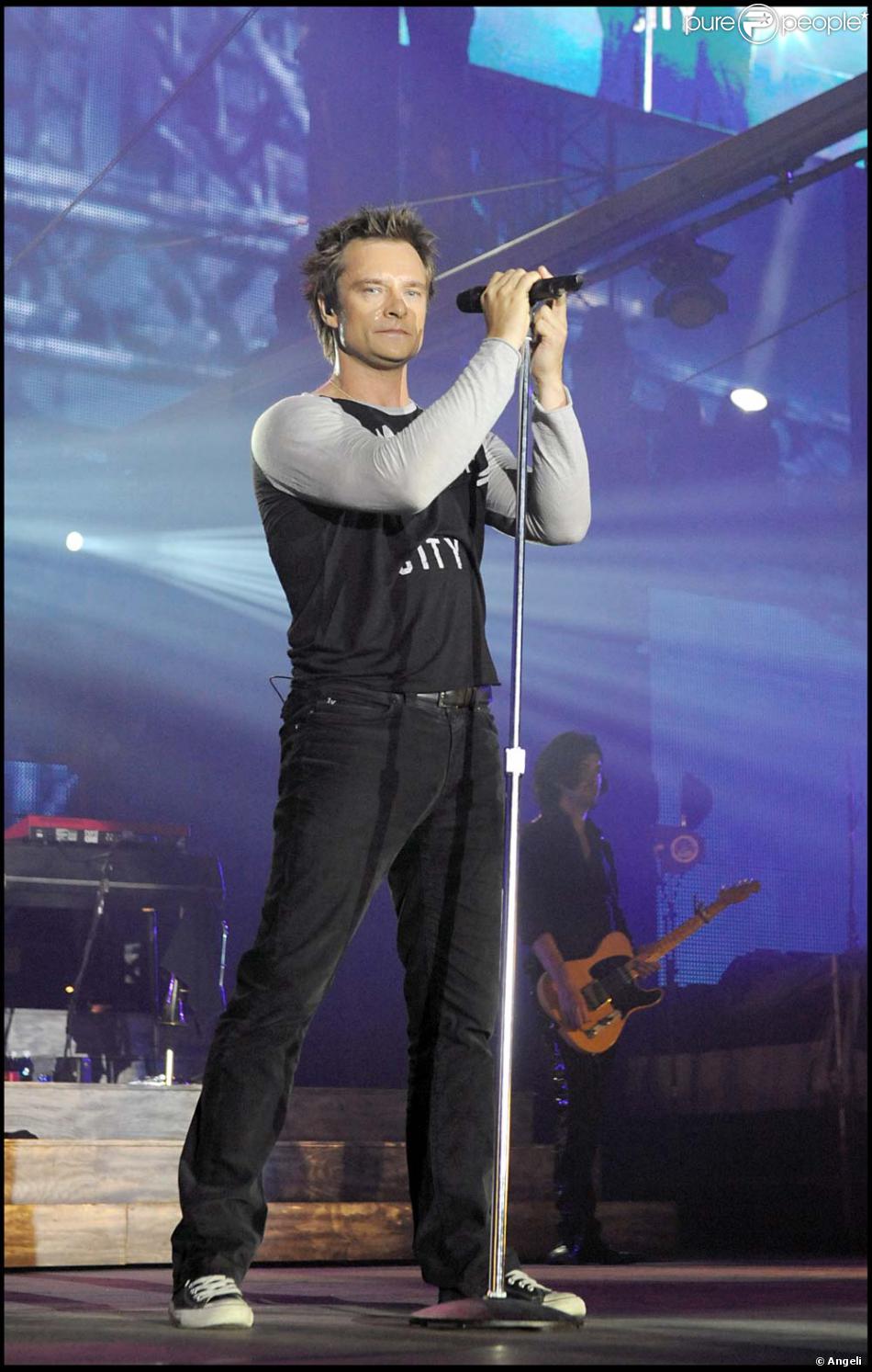 Le Nouvel Album De David Hallyday Un Nouveau Monde Disponible Le 15 Mars 2010 Purepeople