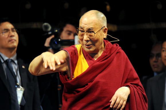 Cérémonie d'accueil pour le Dalaï Lama (Tenzin Gyatso) organisée par l'Université Bicocca au théâtre Arcimboldi à Milan le 20 octobre 2016.
