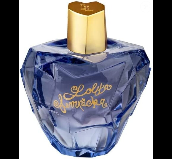 Incarnez l'élégance à travers des notes florales et fruitées avec cette fragrance "Mon premier parfum" de Lolita Lempicka