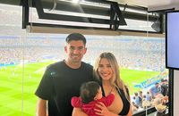 Zinedine Zidane : Sa belle-fille dévoile une photo d'elle, seins nus en plein allaitement, son fils Enzo attendri