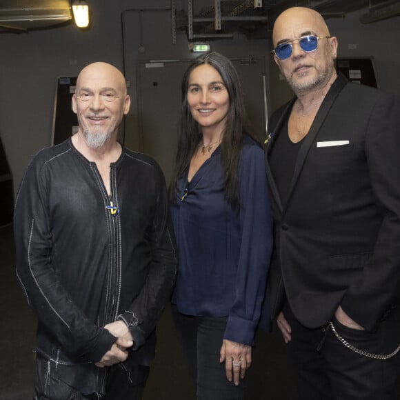 Exclusif - Florent Pagny et sa femme Azucena, Pascal Obispo - Backstage de l'émission spéciale "Unis pour l'Ukraine" à la Maison de la Radio et de la Musique, diffusée en direct sur France 2 et présentée par Nagui et Leïla.Kaddour à Paris le 8 mars 2022. © Cyril Moreau / Jack Tribeca / Bestimage 