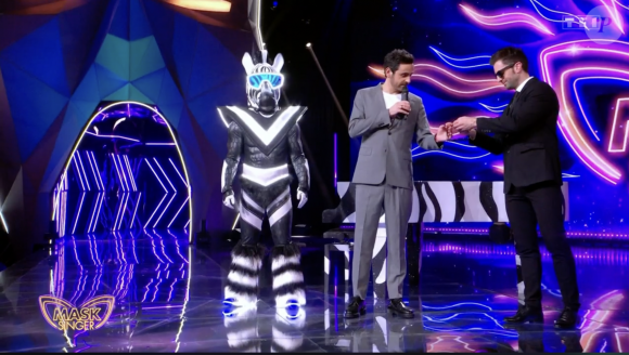 Kev Adams a activé son prono d'or pour le Zèbre dans Mask Singer sur TF1 ce 28 avril 2023