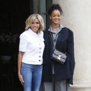 La chanteuse Rihanna a été reçue par Brigitte Macron (Trogneux) au palais de l'Elysée à Paris. Le 26 juillet 2017 © Alain Guizard / Bestimage 