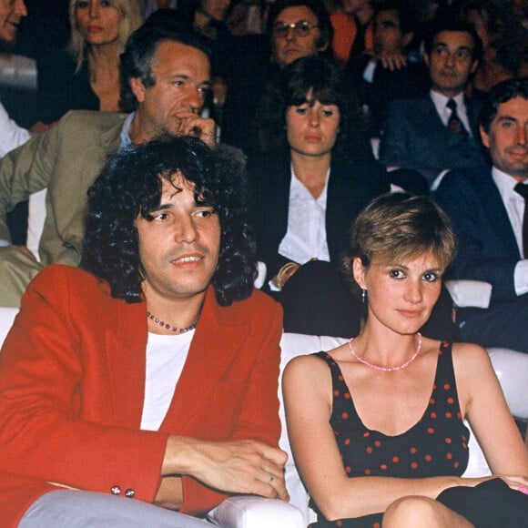 Il y a quelques mois, Miou-Miou vivait un moment des plus douloureux, la perte de son compagnon Jean Teulé
Julien Clerc et Miou-Miou.